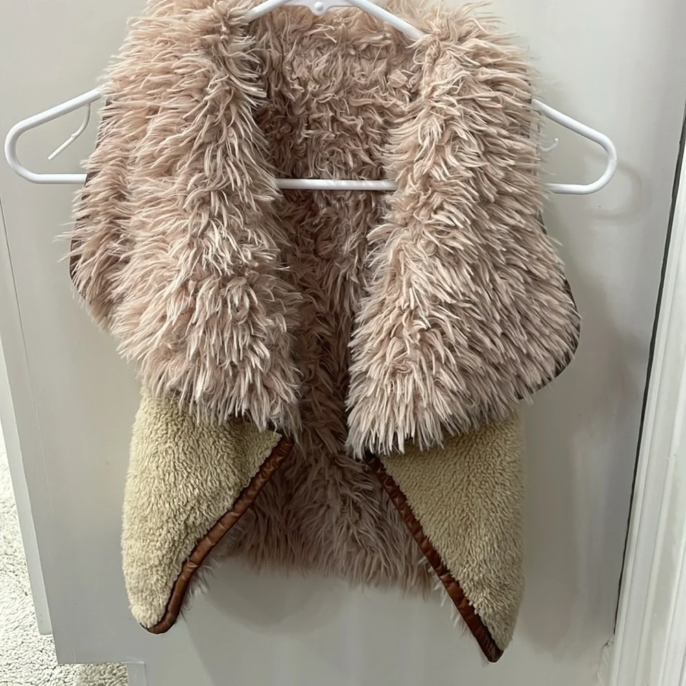 Cozy Kids' Faux Fur Vest - Cream and Brown